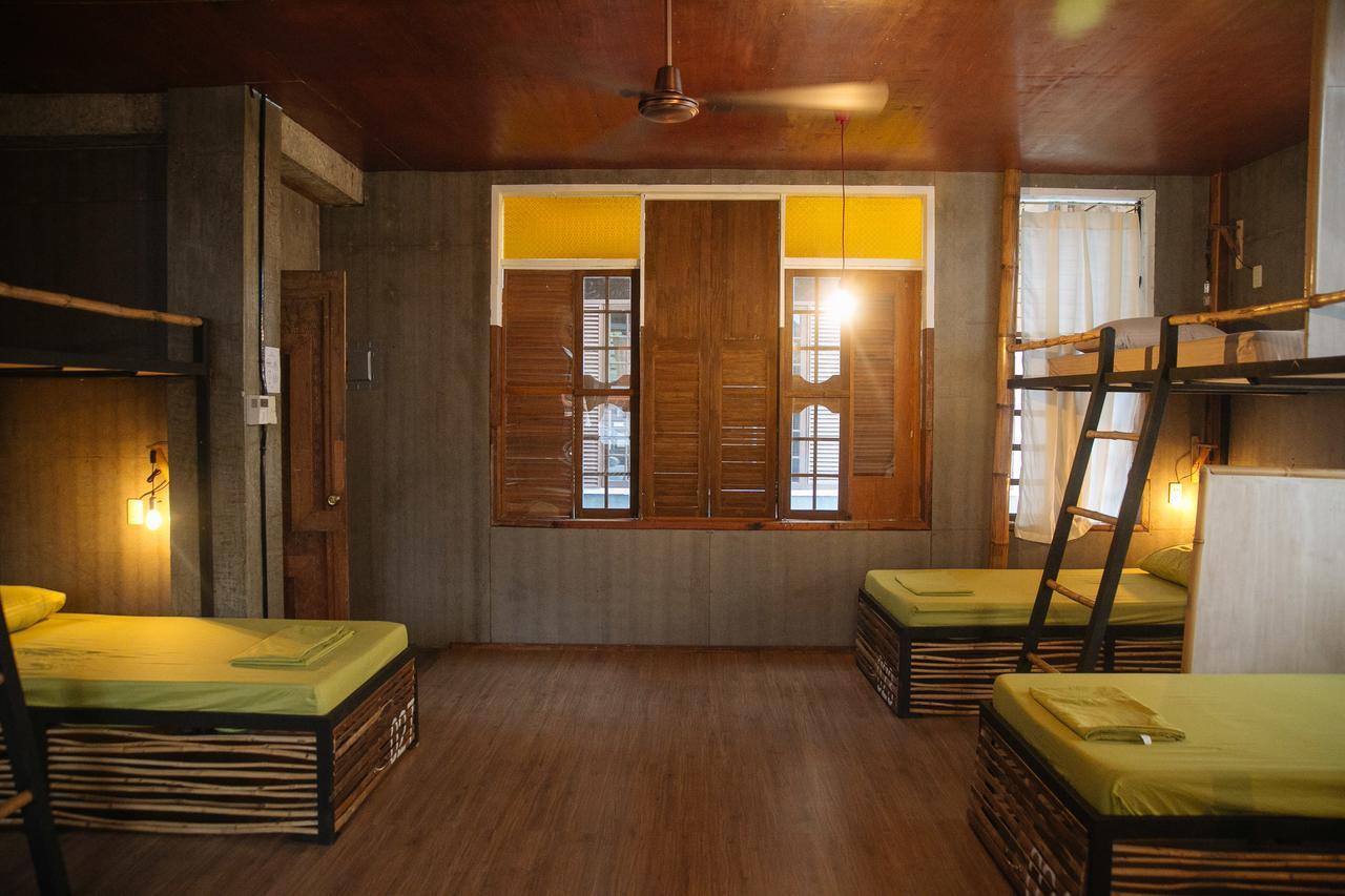The Flying Fish Hostel Dumaguete City Eksteriør bilde