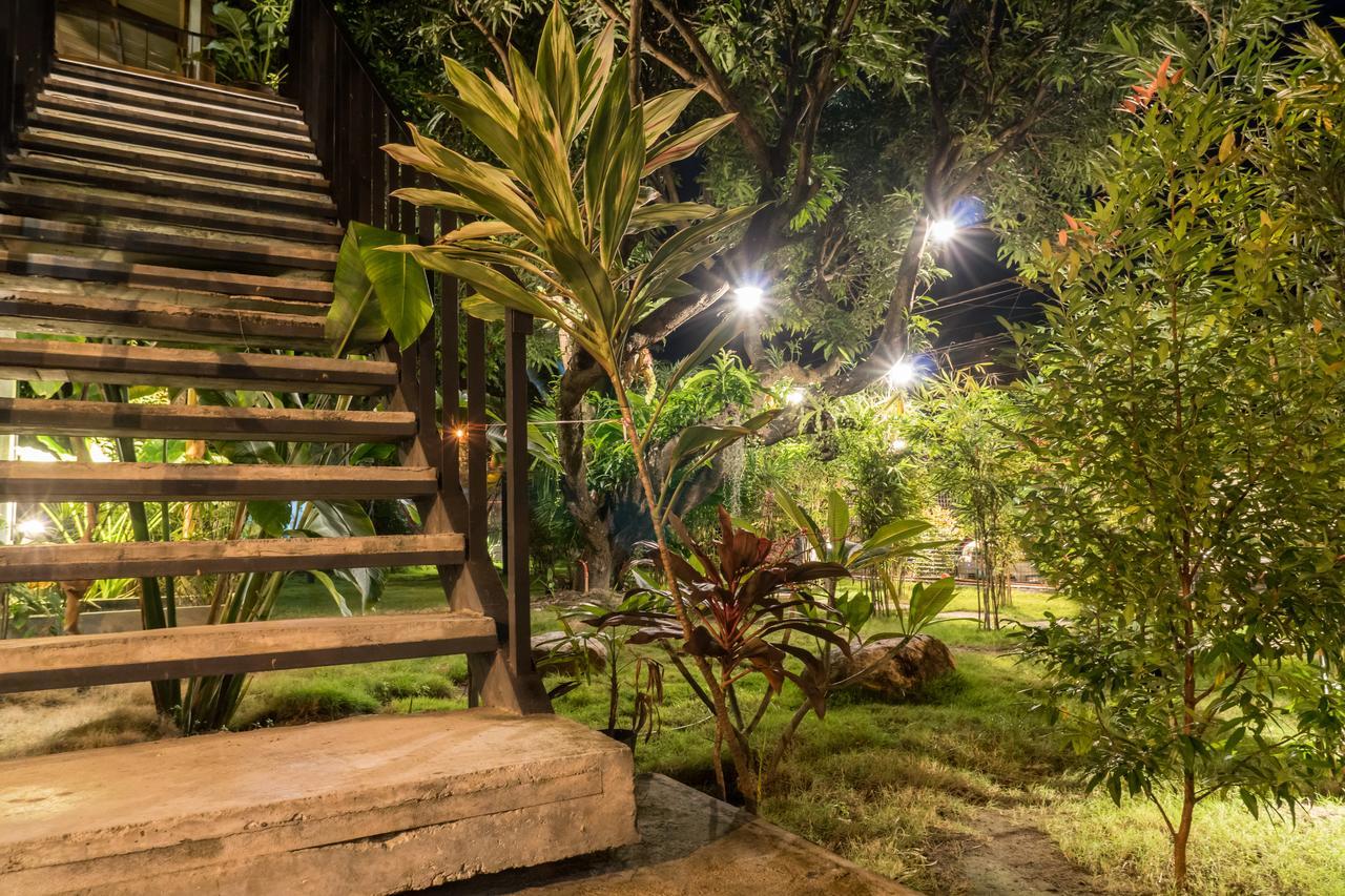 The Flying Fish Hostel Dumaguete City Eksteriør bilde
